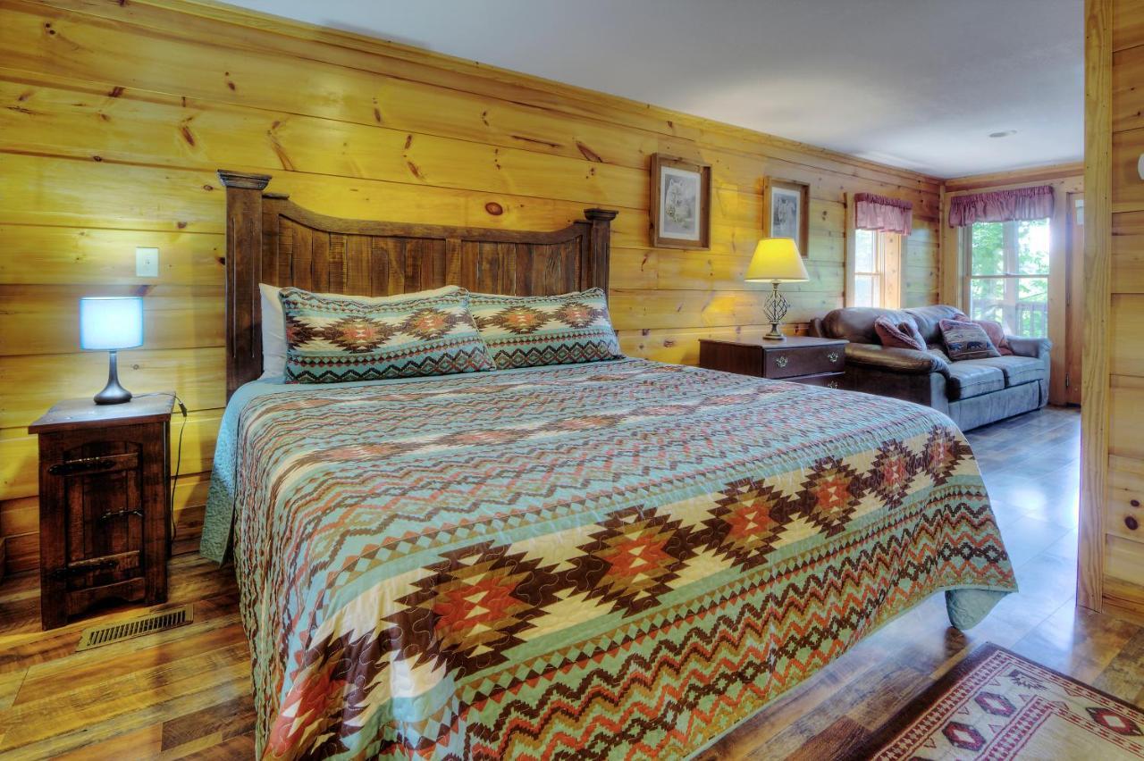 Вилла Great Wolf Cabin In Pigeon Forge! Экстерьер фото