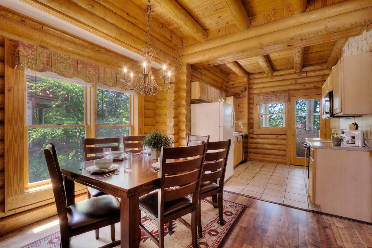 Вилла Great Wolf Cabin In Pigeon Forge! Экстерьер фото