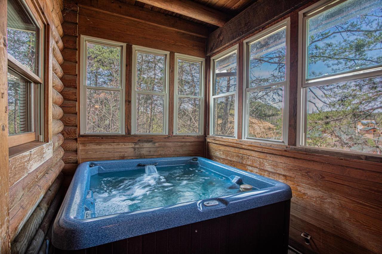 Вилла Great Wolf Cabin In Pigeon Forge! Экстерьер фото